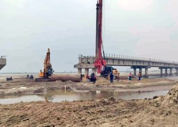 कमला नदी पुल नजिक अस्थायी बाँध बग्दा आवतजावत अवरुद्ध, दीर्घकालीन समाधान खोजिँदै