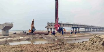 कमला नदी पुल नजिक अस्थायी बाँध बग्दा आवतजावत अवरुद्ध, दीर्घकालीन समाधान खोजिँदै