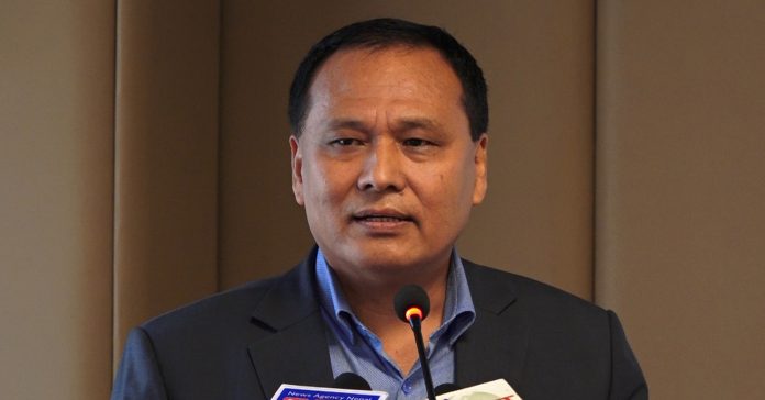 पेट्रोलियम पदार्थको मूल्य वृद्धि फिर्ता लिन कुलमान घिसिङको माग