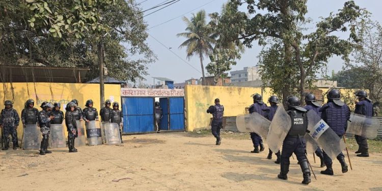 सिरहा कारागारमा विवाद हुँदा २२ कैदीबन्दी नियन्त्रणमा