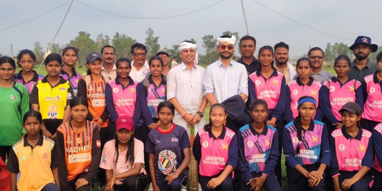 राजर्षि जनक विश्वविद्यालय र रामजानकी रंगशालाको शिक्षा मन्त्री पोखरेलद्वारा अवलोकन