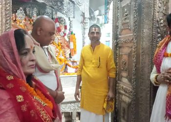 जानकी मन्दिरमा तुलसीदास स्वामी र स्मिता ठाकरेले गरे पूजा