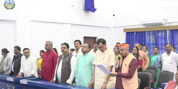 संवैधानिक नियुक्तिको विरोध गर्दै विपक्षी दलद्वारा मधेस प्रदेशसभा बैठक अवरुद्ध