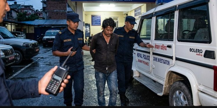 स्रोत नखुलेको नगद २२ लाख नगदसहित पक्राउ