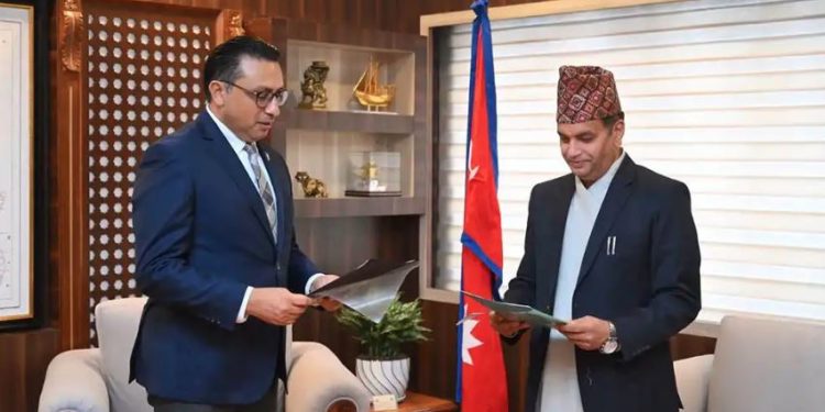 धितोपत्र बोर्डका अध्यक्ष भट्टले लिए पद तथा गोपनीयताको सपथ