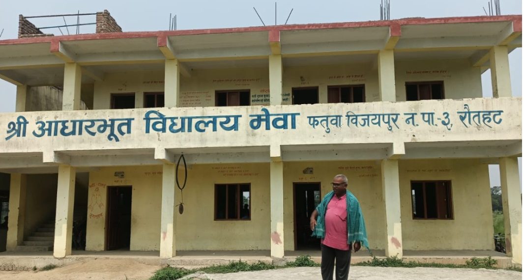 प्रचण्ड गर्मीमा पंखाविहीन कक्षा, शिक्षक अभावले विद्यार्थीको पढाइ प्रभावित