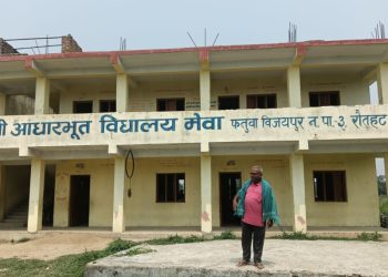 प्रचण्ड गर्मीमा पंखाविहीन कक्षा, शिक्षक अभावले विद्यार्थीको पढाइ प्रभावित