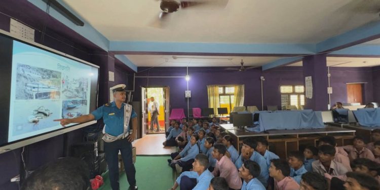 रौतहटमा ट्राफिक जनचेतना सप्ताहः चेकजाँच देखि विद्यालयमा प्रशिक्षणसम्म