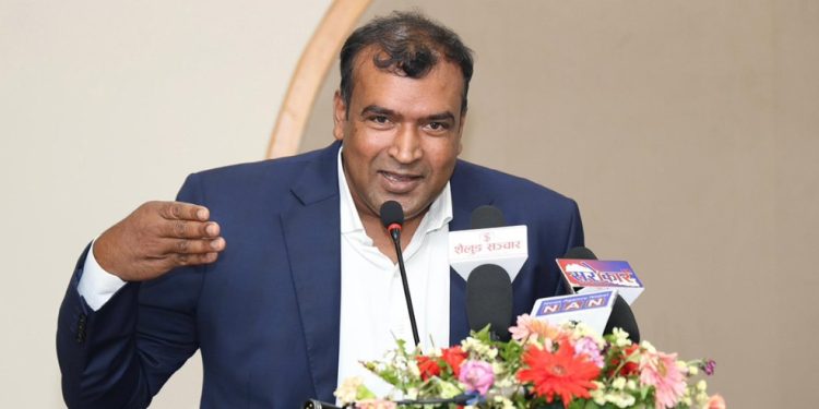 विश्व चर्चित सेफ सन्तोष साह महोत्तरीवाट पक्राउ