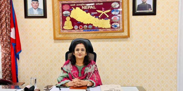 बजारमा खाना पकाउने ग्याँसको अभाव छैन: उद्योग तथा आपूर्ति मन्त्री गौरीकुमारी यादव