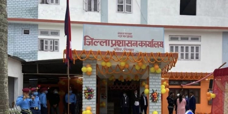 विद्यालय र अस्पताल नजिक सूर्तिजन्य पदार्थ बिक्री नगर्न रौतहट प्रशासनको चेतावनी