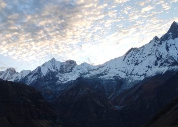 हिमाल मात्र होइन, मानिसको स्वास्थ्य पनि पग्लिँदै : जलवायु परिवर्तनले बढाउँदै जोखिम
