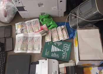 बुटवलमा ६ लाख बढी नक्कली नोटसहित ६ जना पक्राउ, नोट छाप्ने उपकरण बरामद