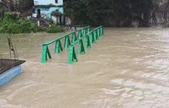 भारतमा बाढीको बितण्डा, ज्यान गुमाउनेको संख्या ९५ पुग्यो
