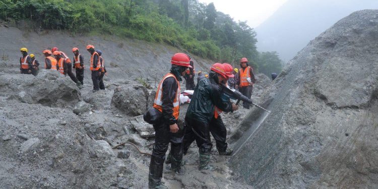 बाढीमा पर्यटकः ११४ भारतीय नागरिकसहित १८४ जनाको उद्धार