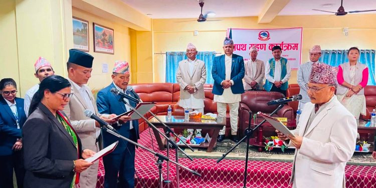 लुम्बिनीका तीन नवनियुक्त मन्त्रीले लिए सपथ 