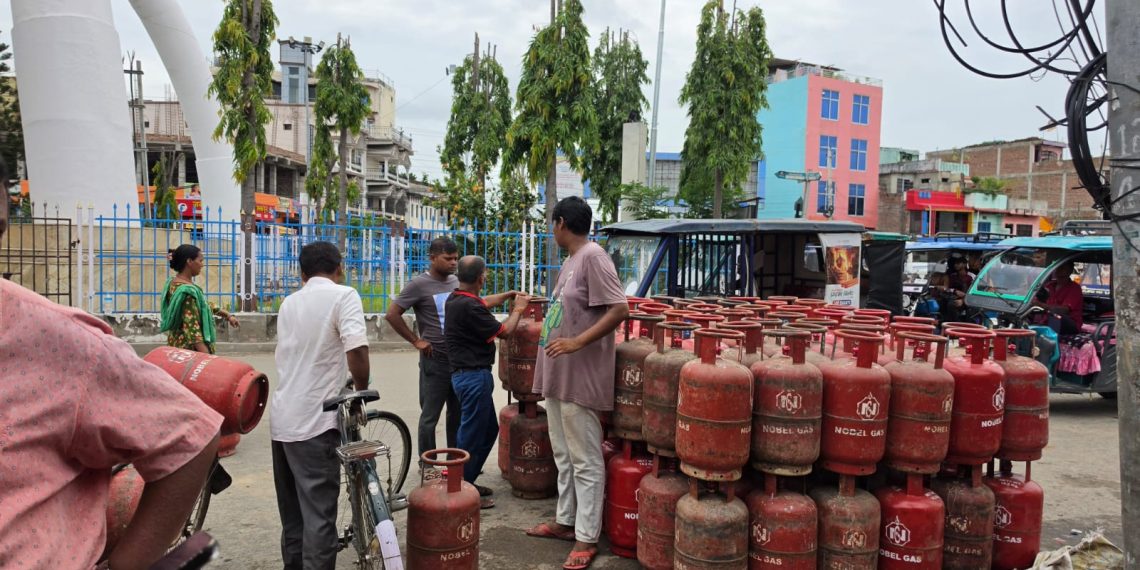 जनकपुरधाममा ग्यास अभावबारे वास्तविकता अवस्था बुझ्न अनुगमन