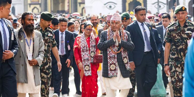 राष्ट्रपति रामचन्द्र पौडेलद्वारा पशुपतिनाथ मन्दिरमा पूजा-आराधना