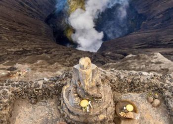 ज्वालामुखीको काखमा सात सय वर्षदेखि विराजमान गणेश, दर्शन गर्न पुग्छन् हजारौँ भक्तजन