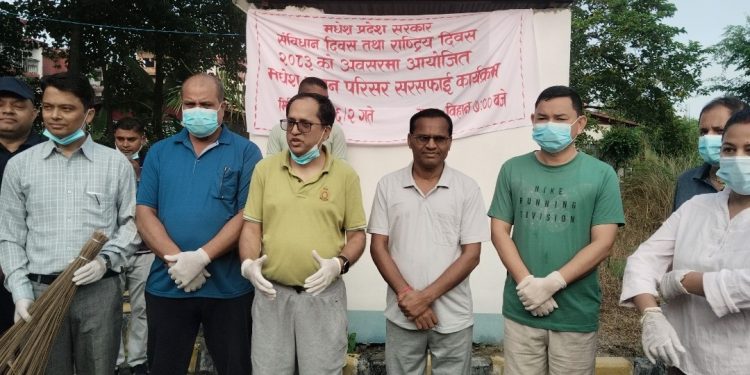 संविधान दिवसमा मधेश भवनमा बृहत् सरसफाइ