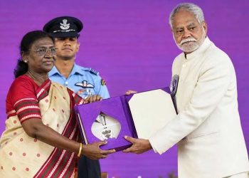 अभिनेता सञ्जय मिश्रलाई पहिलो राष्ट्रिय फिल्म अवार्ड