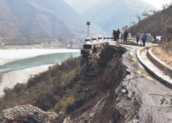 अविरल वर्षा रोकिएसँगै राजमार्गहरू खुलाउने प्रयास तीव्र, काठमाडौं जोड्ने मुख्य सडक दिउँसोसम्म खुल्ने लक्ष्य