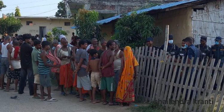 महोत्तरीमा शौचालयको सेफ्टी ट्यांकी भित्र युवकको शव फेला