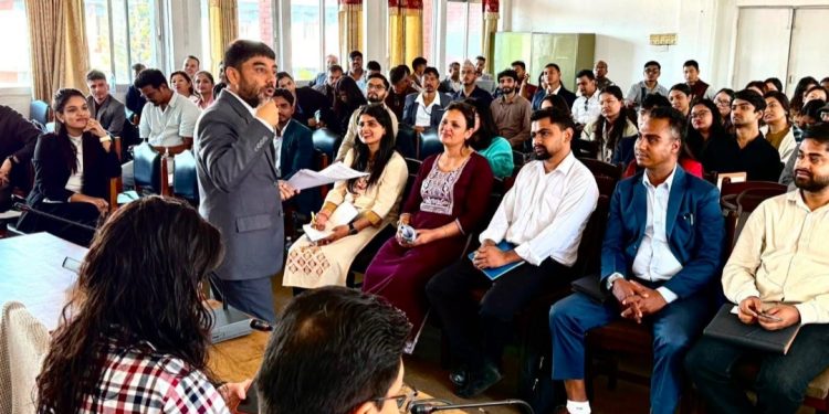 रास्वपासांसदका स्वकीय सचिवहरूका लागि अभिमुखीकरण कार्यक्रम
