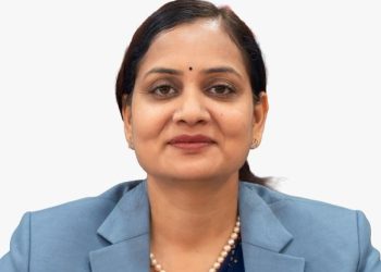 फुटपाथमै महिलाले बच्चा जन्माएको घटना छानबिन गर्न स्वास्थ्यमन्त्रीले टोली पठाइन् राजविराज