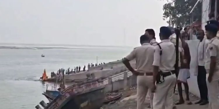 बिहारमा डुंगा पल्टिँदा १३ जनाको मृत्यु, अधिकांश बालबालिका