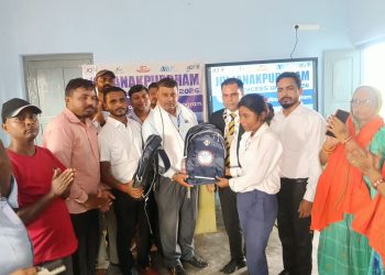 जनकपुरधाम जेसिजको जेसीज सप्ताह अन्तर्गत विद्यार्थीलाई स्टेशनरी सामग्री वितरण