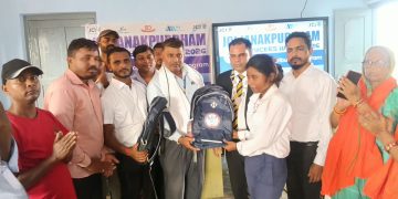 जनकपुरधाम जेसिजको जेसीज सप्ताह अन्तर्गत विद्यार्थीलाई स्टेशनरी सामग्री वितरण