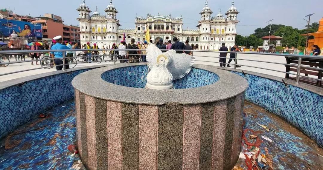 जानकी मन्दिरको फाउन्टेन बिग्रिएर अलपत्र, मर्मतमा छैन चासो