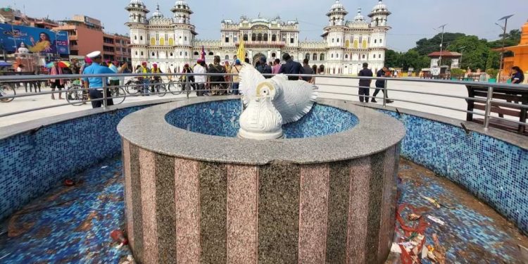 जानकी मन्दिरको फाउन्टेन बिग्रिएर अलपत्र, मर्मतमा छैन चासो