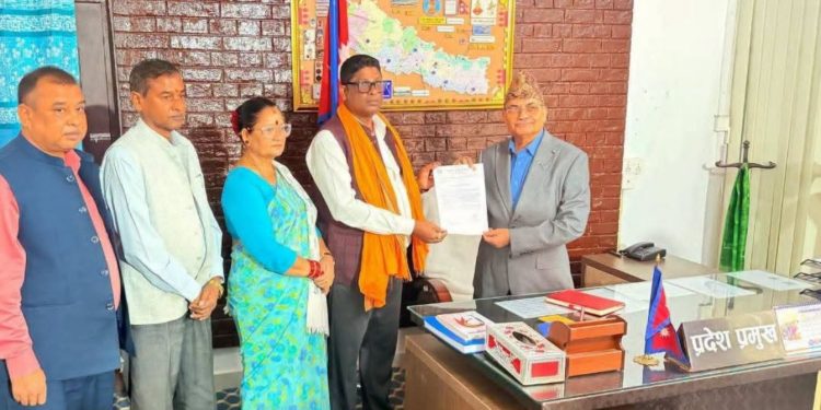 मधेश सरकारबाट बाहिरियो एमाले, चार मन्त्रीद्वारा राजीनामा